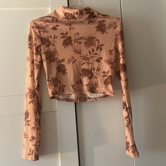 Set from Sundays. The bottoms are a vegan leather size M. The top is a size S - Picture 2 of 4